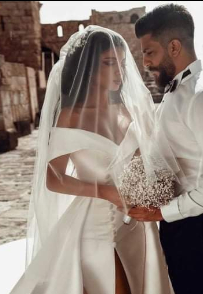 Brudekjole med ærmer 